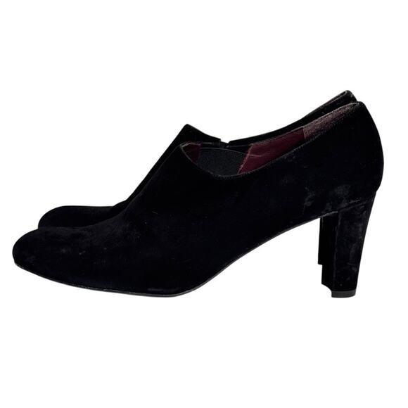 Vintage Stuart Weitzman Black Suede Pull On Almond Toe Booties Size 7.5N Witchy - Picture 6 of 15